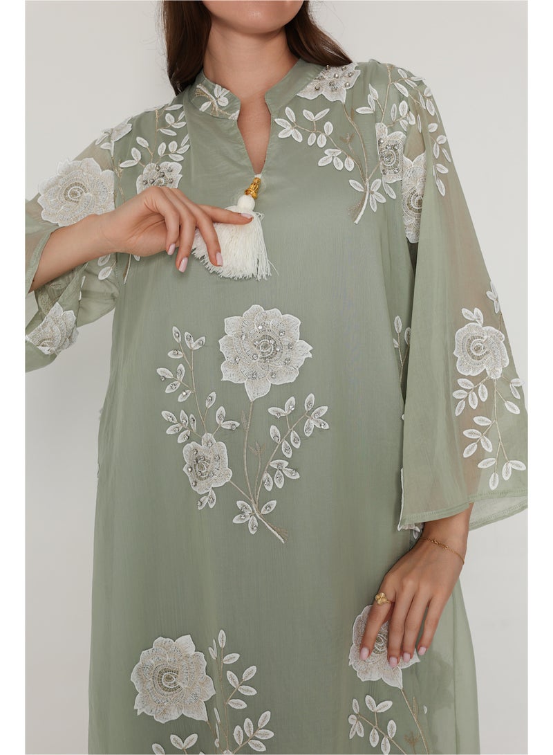 اكسا جلابية مطرزة نقوش ناعمة - Image 3