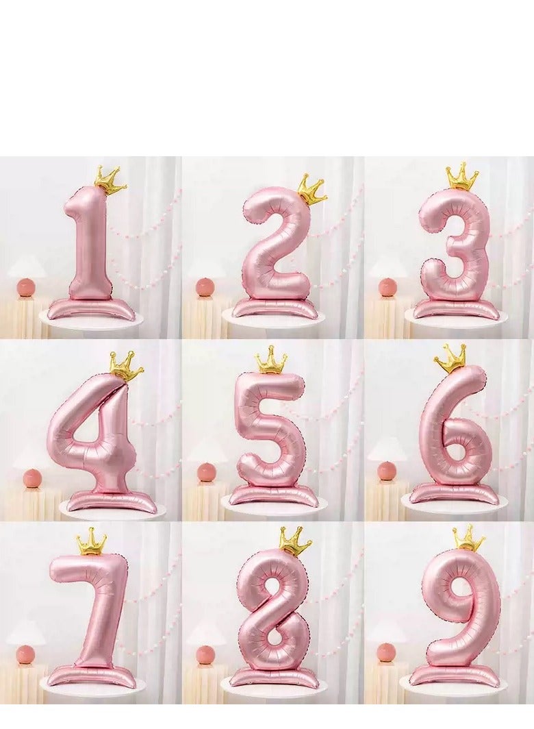 بالون وردي كبير رقم 7 مع تاج وقاعدة، ديكور عيد ميلاد - Image 2