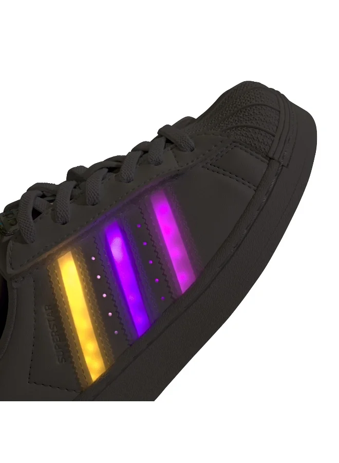 adidas سنيكرز سوبرستار بإضاءة LED للأطفال (أولاد وبنات) مقاس 2.5