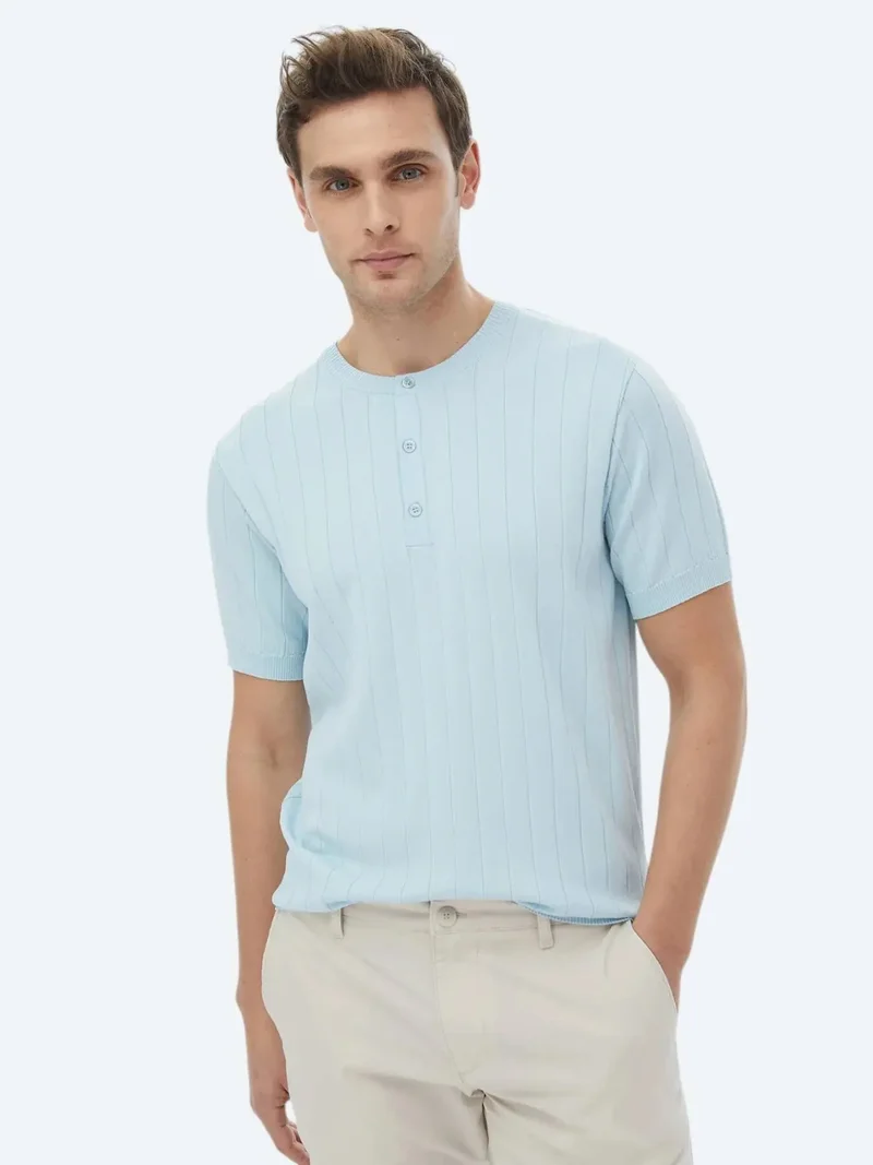 كيب ملابس تريكو زرقاء فاتحة