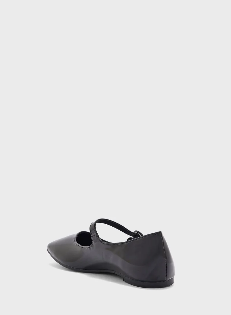 shoexpress Pointed Toe Low Heel Pumps