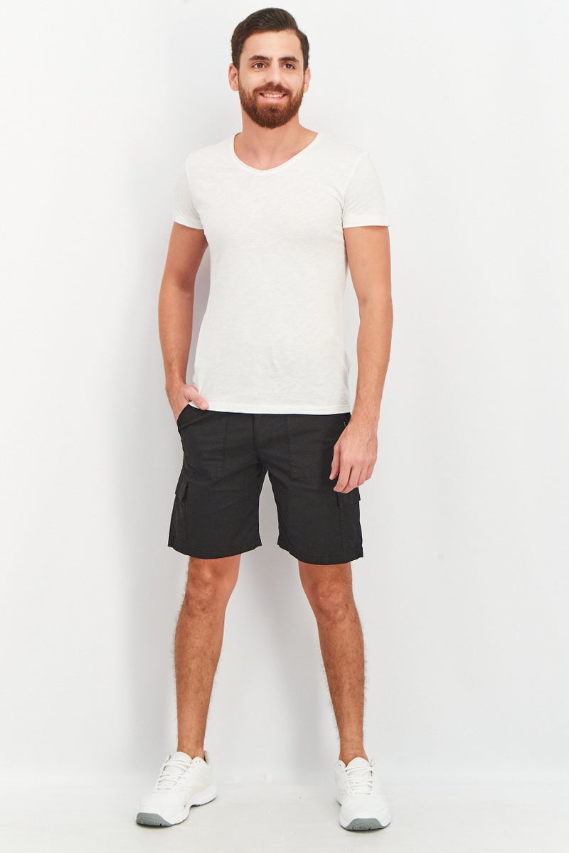 Edwin Men Regular Fit Solid Cargo Shorts, Black - Image 4