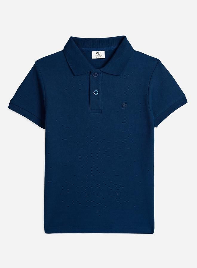فكتور اند جين تيشيرت بولو سادة أزرق داكن بأكمام قصيرة للأولاد من فيكتور آند جين - Image 2