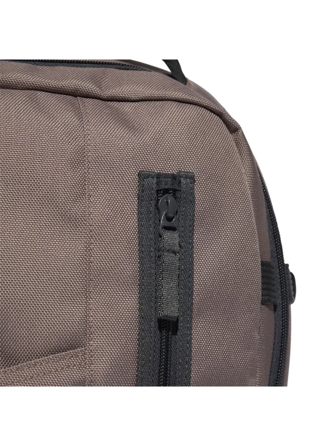 اديداس حقيبة ظهر عملية بتصميم ثلاثي الأبعاد