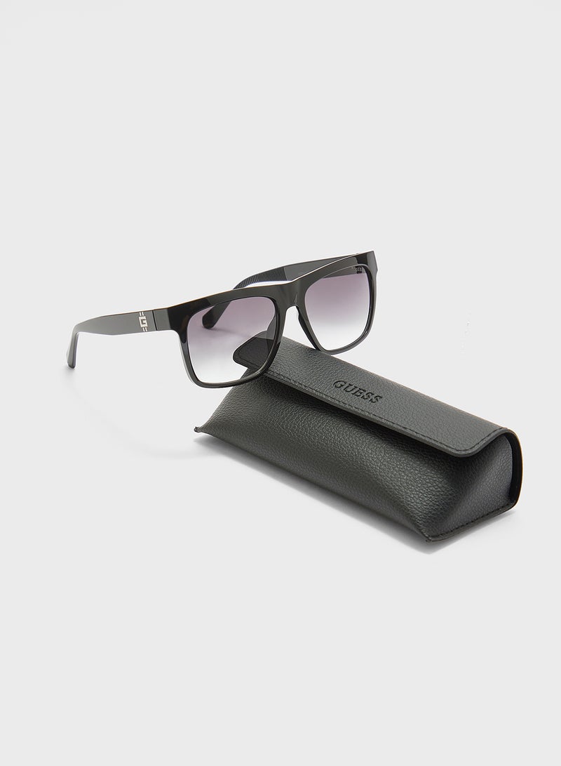 GUESS Gu0022201B57 Wayfarers Sunglasses  - Image 4