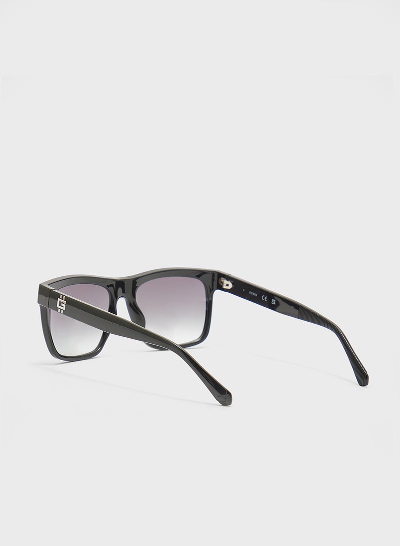 GUESS Gu0022201B57 Wayfarers Sunglasses  - Image 2