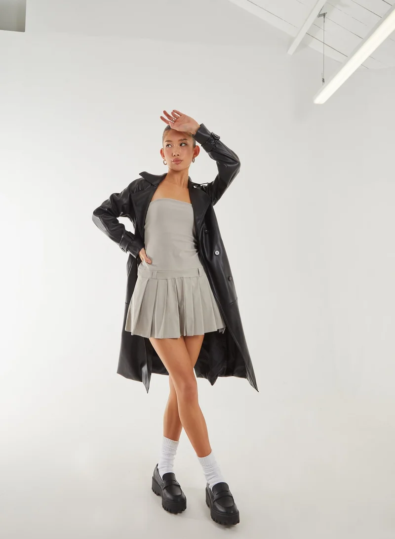 بينك فانيلا فستان قصير مكشكش بدون حمالات