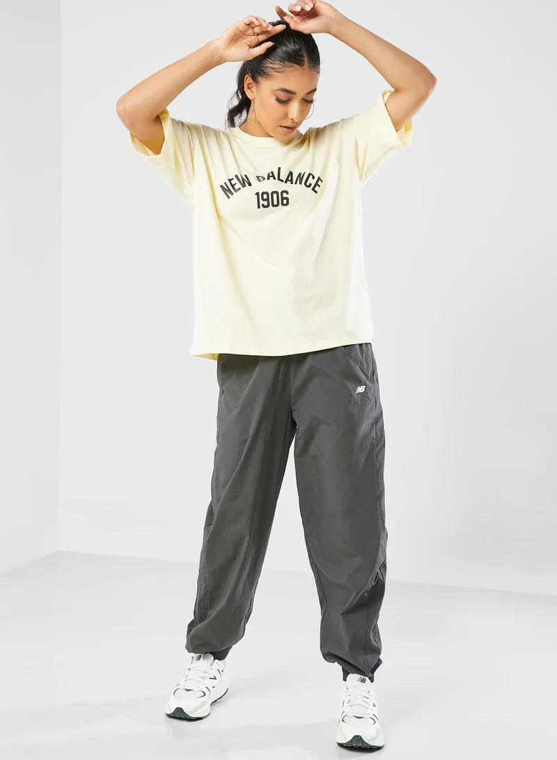 نيو بالانس Essentials Varsity Oversized T-Shirt