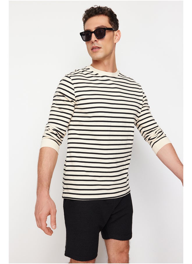 trendyol Black Regular/Normal Cut Textured Thick Shorts  - Image 2