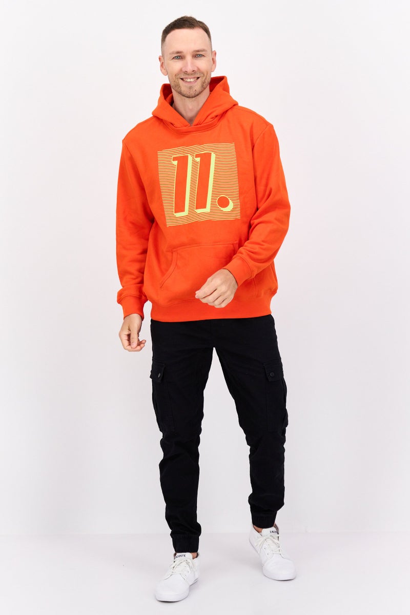 D RT هودي بأكمام طويلة بطباعة جرافيك للرجال، برتقالي - Image 4