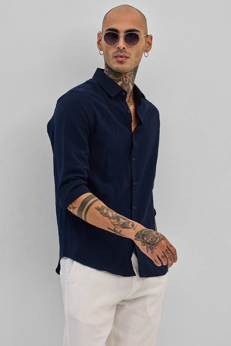 سنيتش قميص أزرق بقصة ضيقة