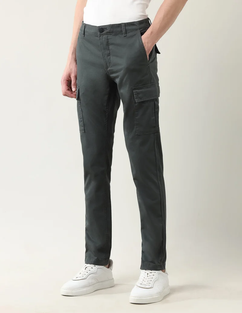 Arrow Green Slim Fit Twill Autoflex Trousers for Men | Best Price UAE