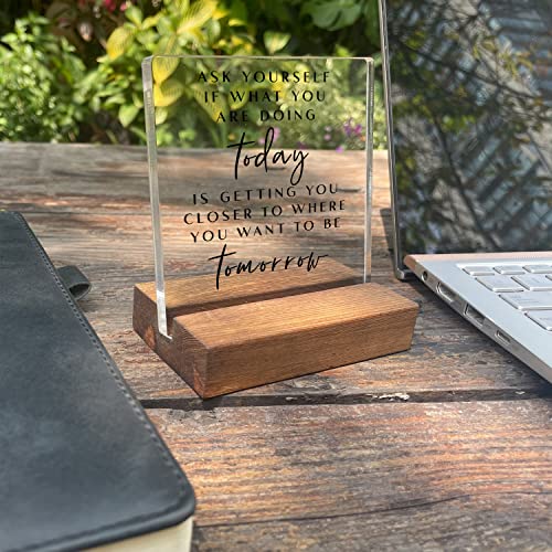 vizuzi Inspirational Quotes Desk Sign, Motivational Minimalist Decor Art Acrylic Plaque With Wooden Stand Sign Home Office Desk Sign Gift for Women Colleague Friend Cowoker - Image 5