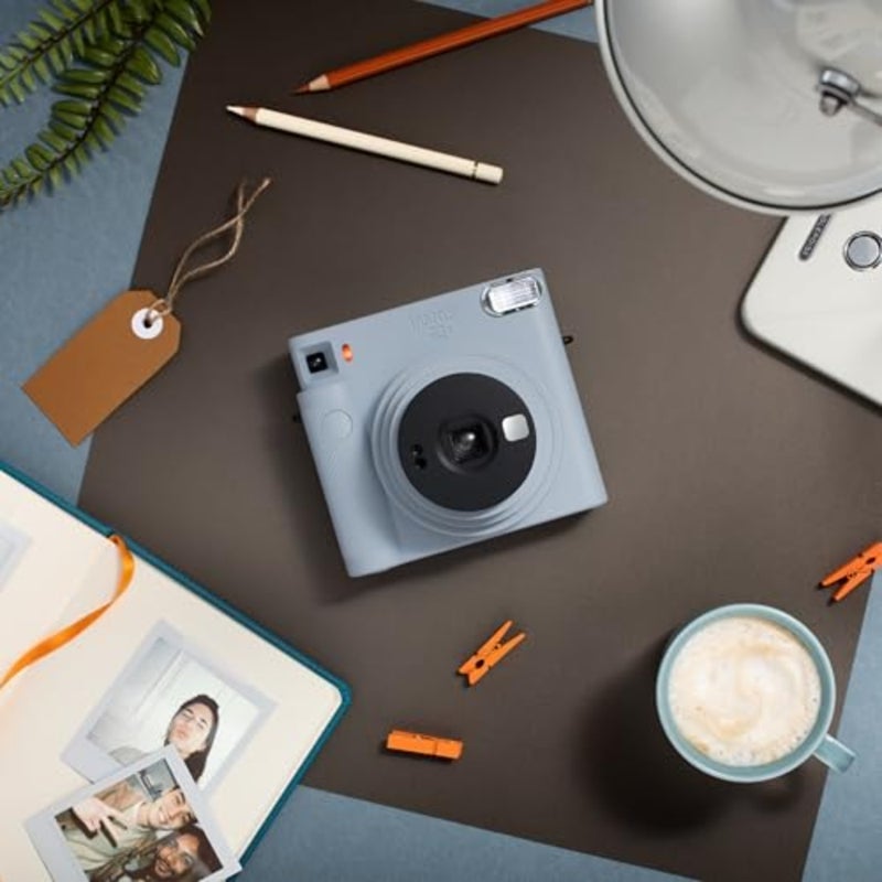 Instant camera for everyday use, plastic body, glacier blue, one-touch selfie mode and auto exposure - Image 4