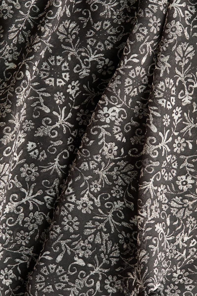 اتش اند ام فستان من الشيفون بياقة هالتر