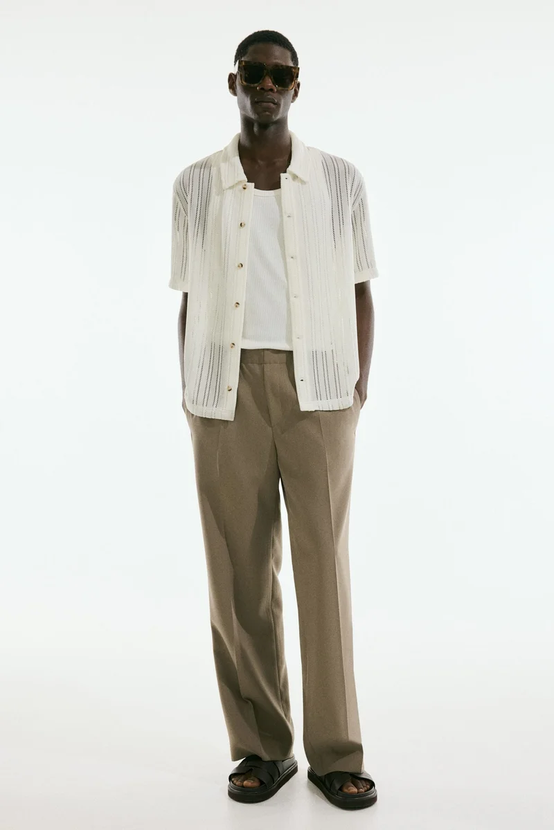 اتش اند ام قميص بقصة عادية مصمم بمظهر كروشيه