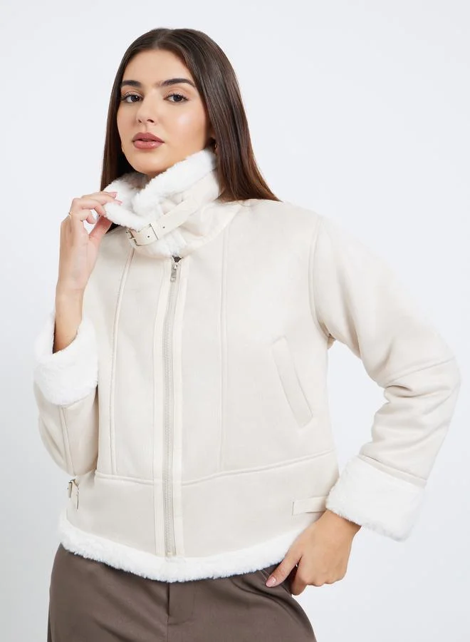 ستايلي جاكيت افياتور بقصة عادية وبطانة فرو صناعي