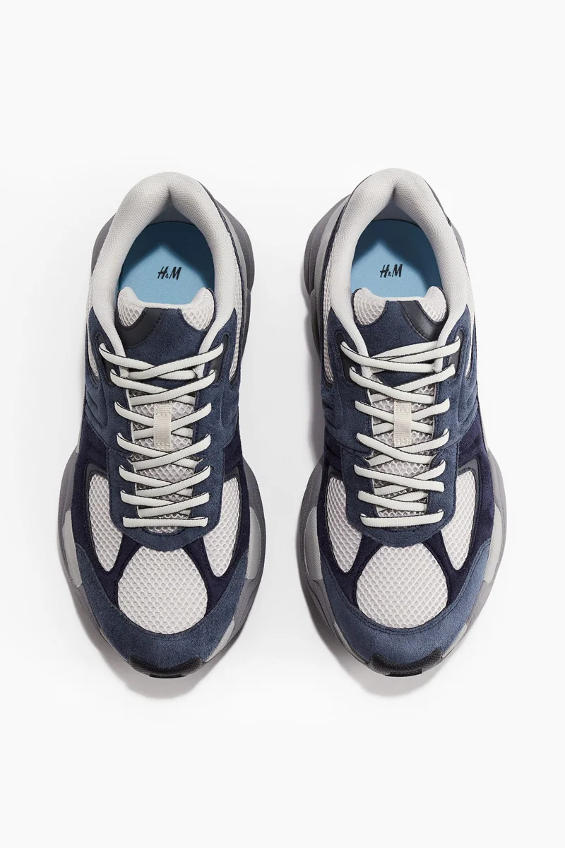 اتش اند ام حذاء رياضي بتصميم سميك