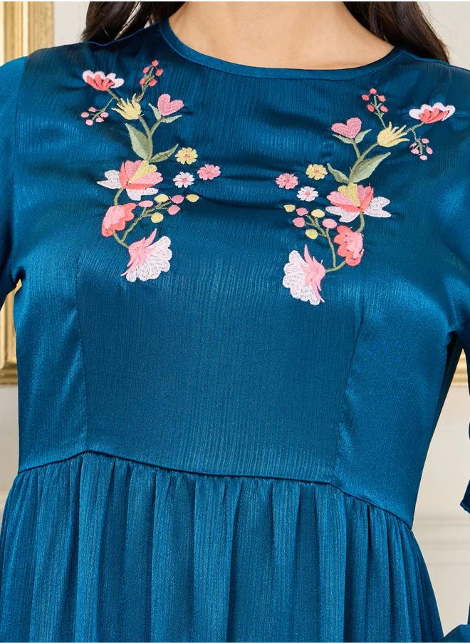 ستايلي Satin Floral Embroidered Tiered Midi Dress