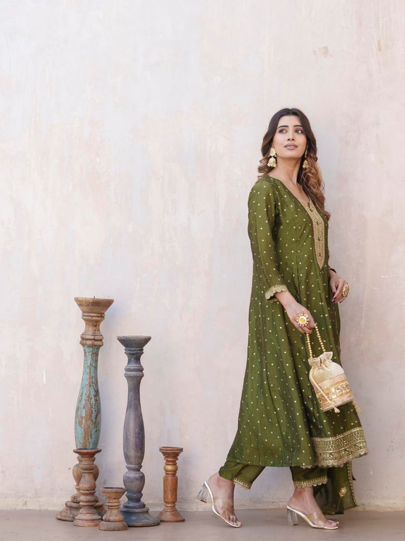 Kaari Women's Embroidered Kurti Set with Dupatta | Ethnic Suits with Embellished Dupatta | Everyday and Festive Kurti Set for Women|Mehdi|L - Image 4