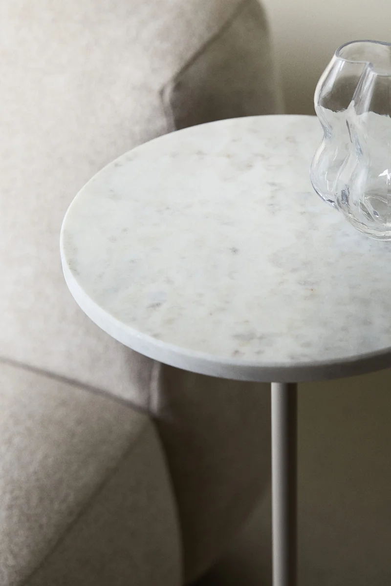 اتش اند ام قاعدة معدنية