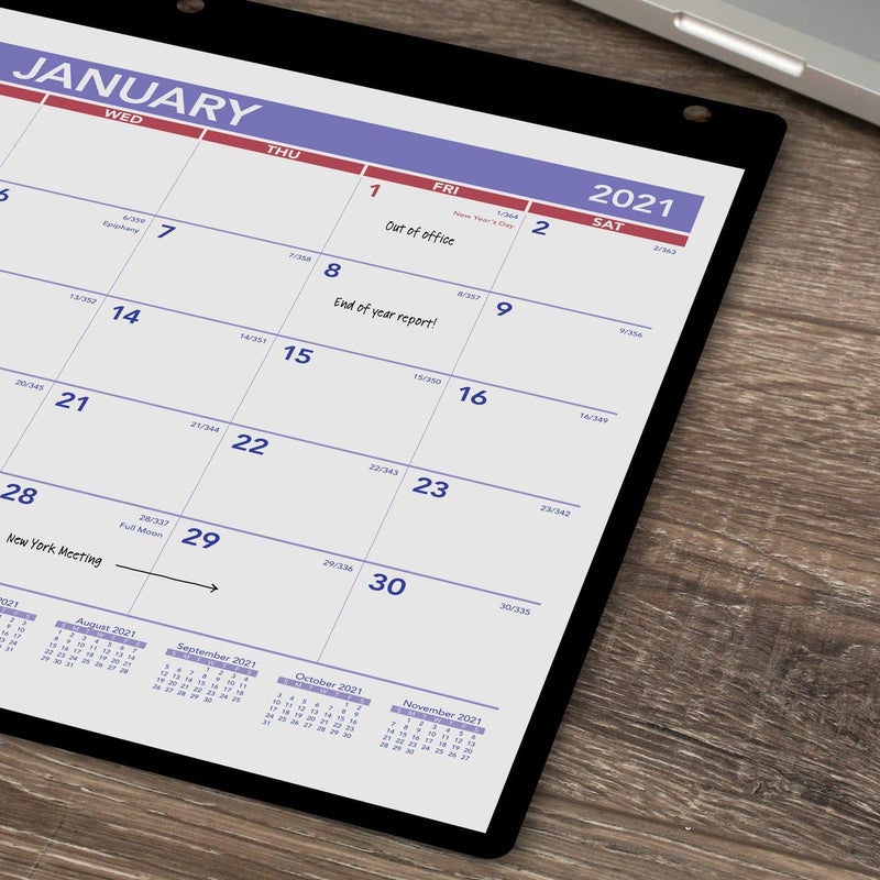 تقويم 2021 للحائط والمكتب من AT-A-GLANCE، مقاس 11 بوصة × 8 بوصة، صغير الحجم، مع غلاف شفاف وحامل فينيلي (SK80021) - Image 4