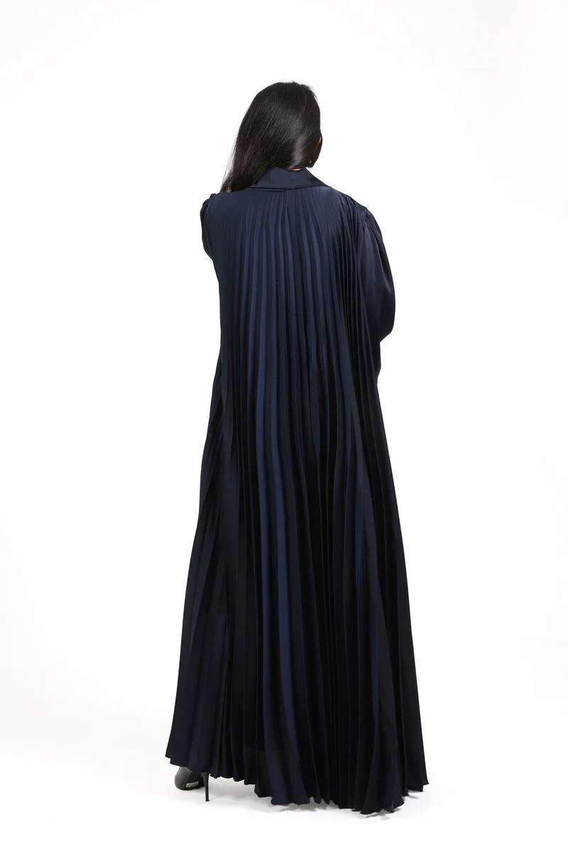 Nikias navy blue tiktok fabric with inner and pleated abaya with a big bottom very flowy and elegant.