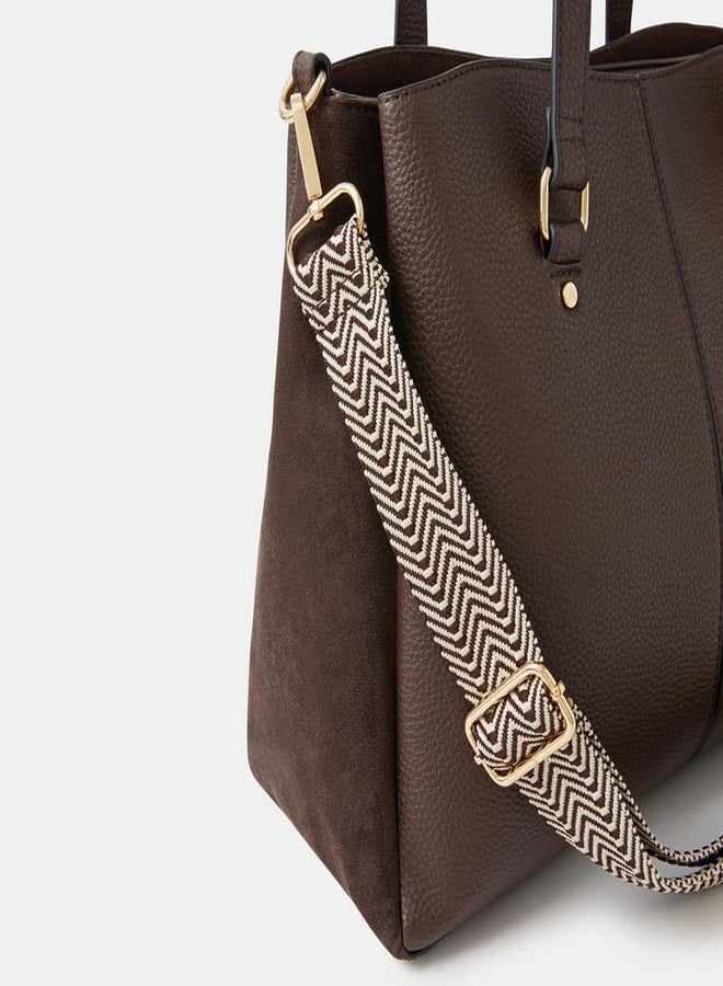 أكسيسورايز حقيبة كتف نسائية من الجلد الصناعي بحزام منسوج من أكسسورايز لندن | حقيبة يد واسعة للاستخدام اليومي مع حزام قابل للفصل | حقيبة يد أنيقة للمكتب والسفر - Image 4