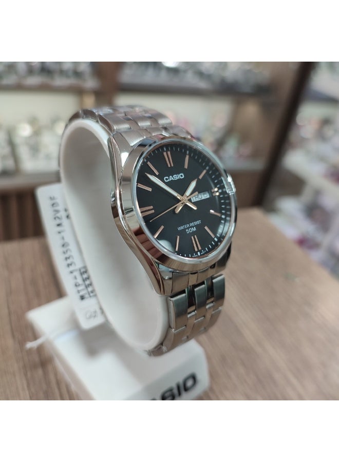 Casio MTP-1314SG-1AVDF Men’s Analog Watch – Black Dial, Two-Tone Silver & Gold Bracelet, Large Numerals, Date Display, Sporty Classic Design - Image 4