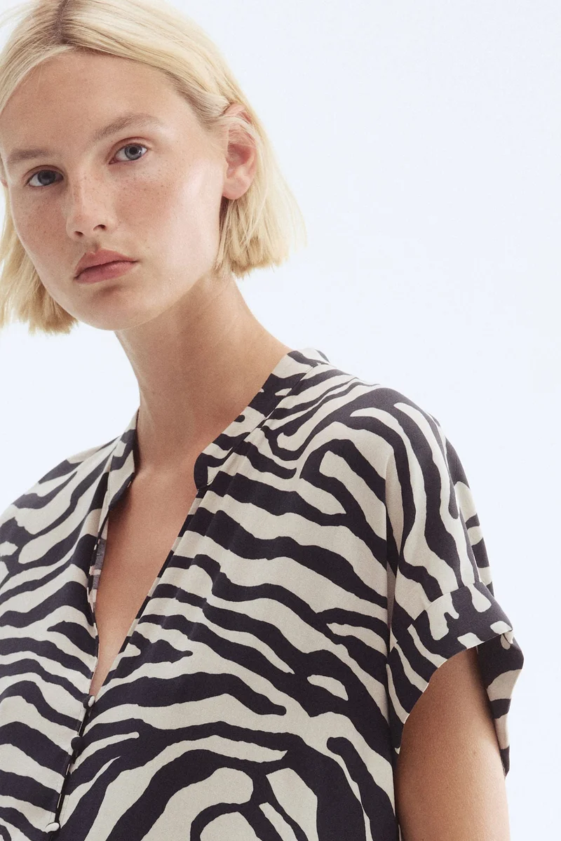 اتش اند ام فستان تونيك مجعّد