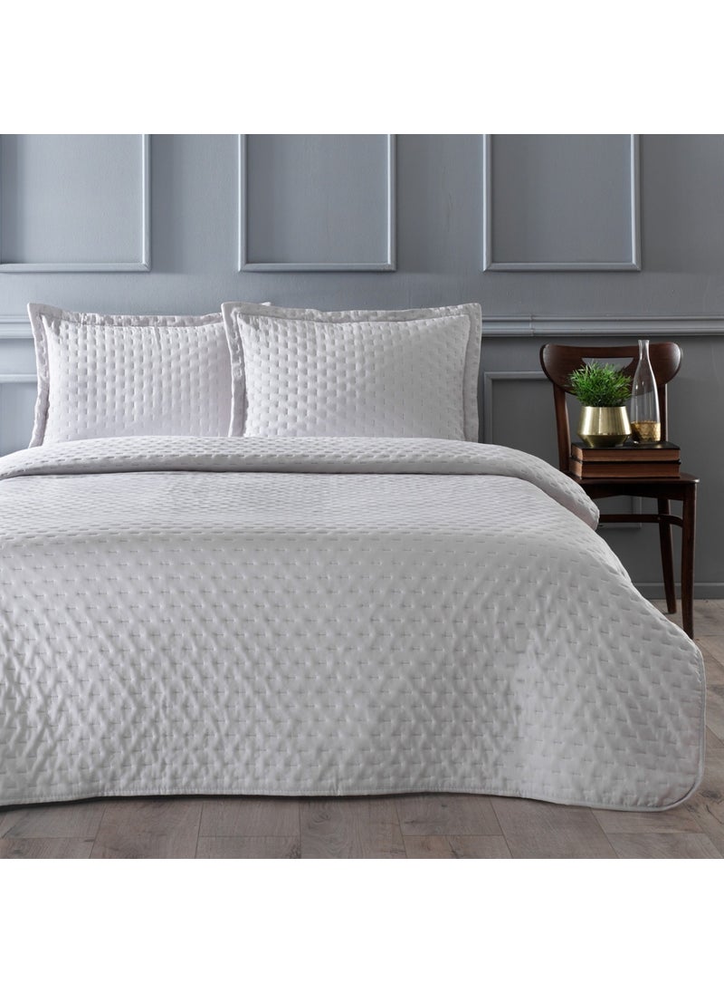 Linens Gardenia Double Bedspread  - Image 1