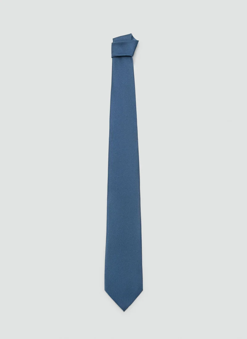 Plain silk tie