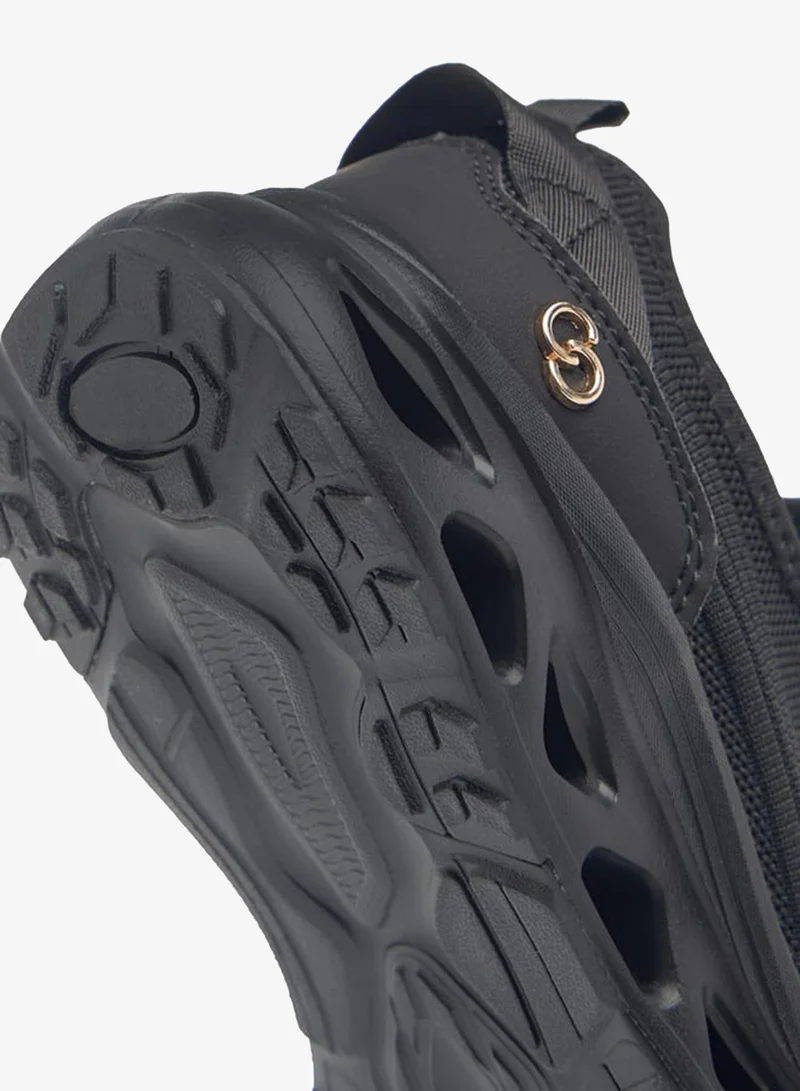 سيليست سنيكرز نسائي شبكي بنسيج مزخرف وإغلاق برباط