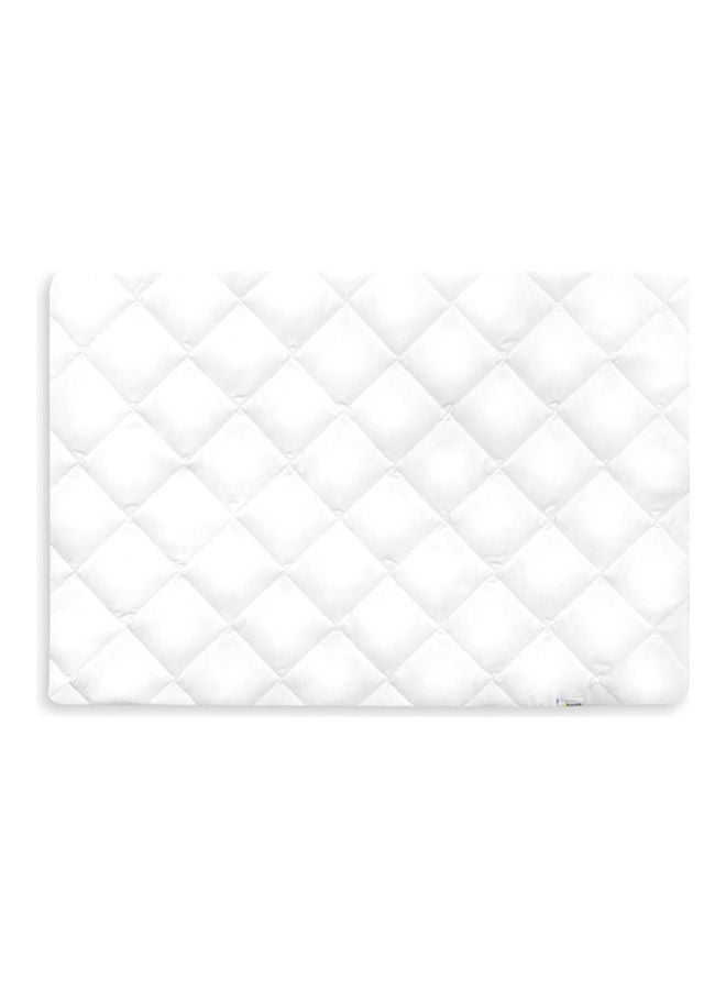 hauck Fitted Sheet 80 X 50 Cm Bed Me, Baby Cot Fitted Sheet, Breathable, Temperature Regulating, Soft Quilted - White - Image 1