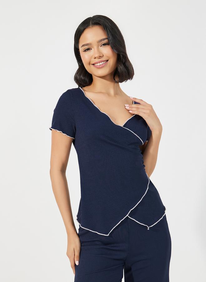 ستايلي مجموعة من بنطال بيجاما مع تيشيرت بنمط لف - Image 2