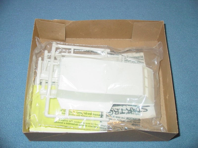 AMT Star Trek Special Edition Galileo 2 Shuttlecraft Model Kit  - Image 2
