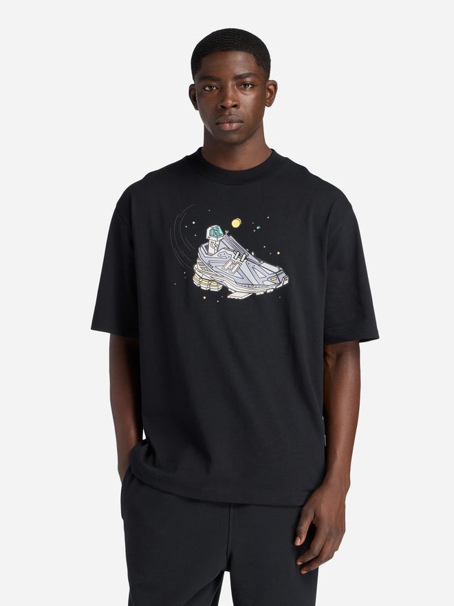 New Balance Men Black Graphic Crew Neck T-Shirt - Image 1