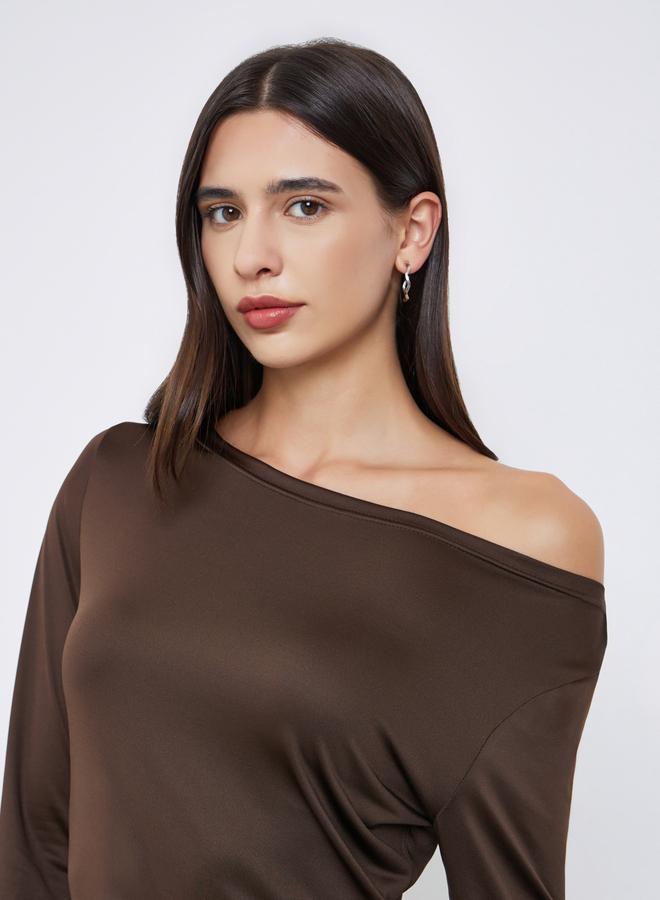 Styli Brown Asymmetric Neck Slim Fit T-Shirt - Image 3