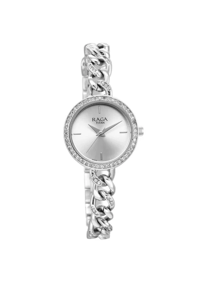 تيتان Women Analog Display Watch With Silver Metal Strap - 95288SM01