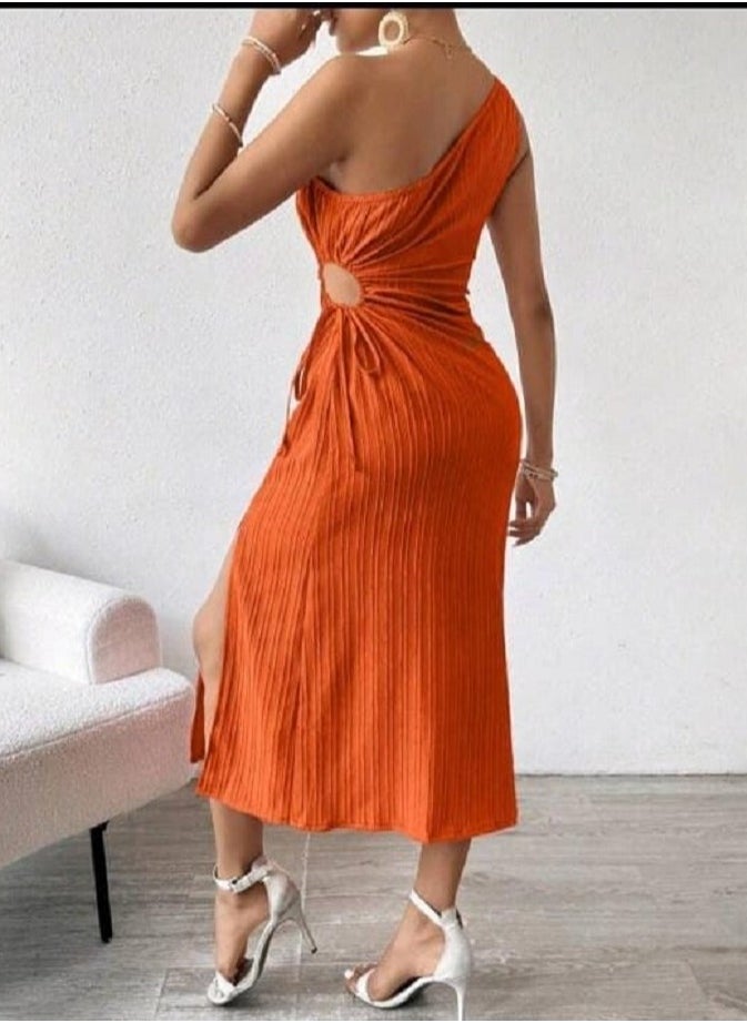 شي إن - فستان نسائي طويل منa بلون سادة مع رباط وفتحة على الخصر - Image 1