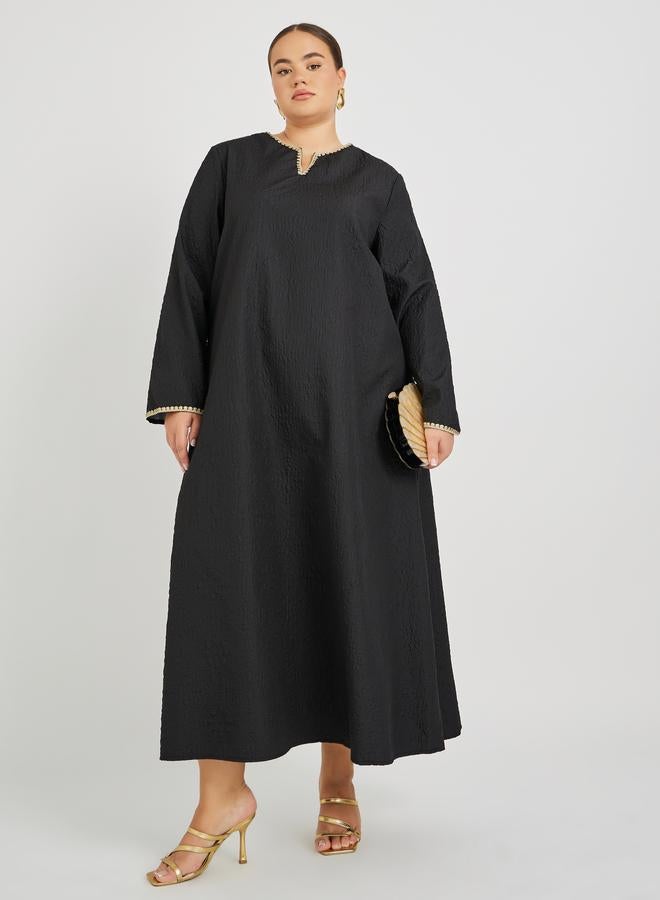 Styli Styli Plus Size Textured Notch Neck Jalabiya with Lace Detail  - Image 1