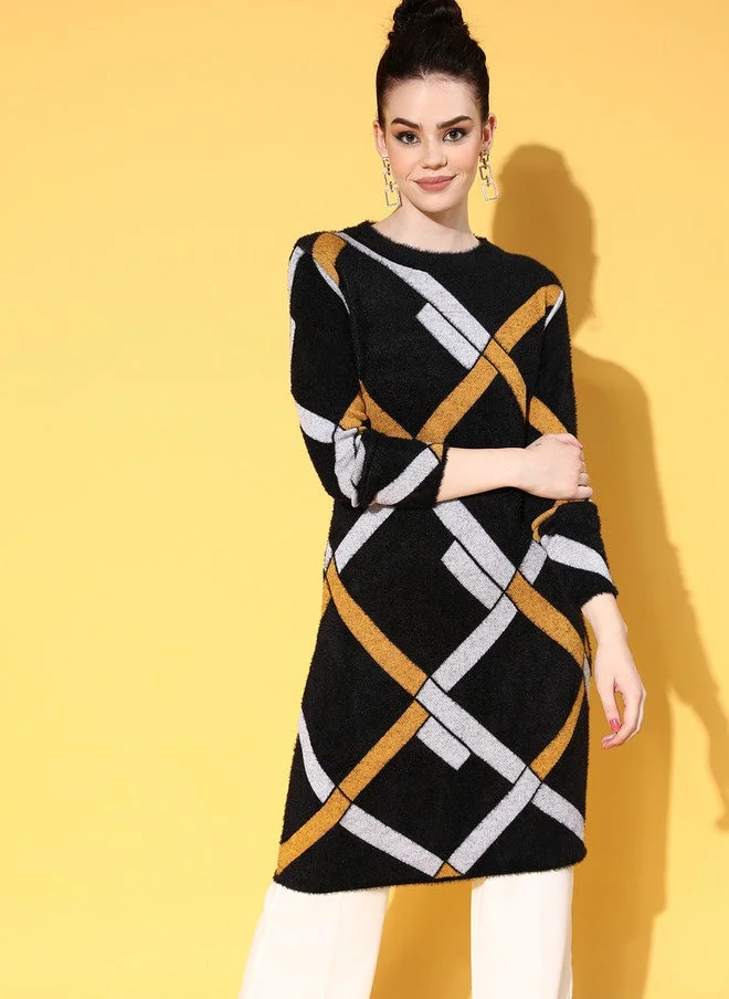 ساسافراس كنزة نسائية أنيقة باللون الأسود والمربعات