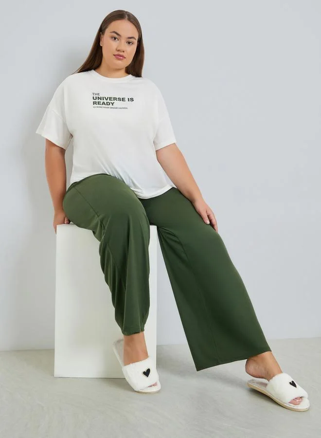 Styli Plus Size Slogan Print T-Shirt and Pyjama Set