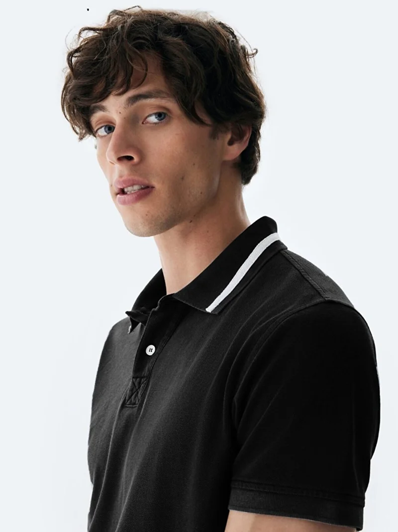 ال تي بي Black T-Shirt
