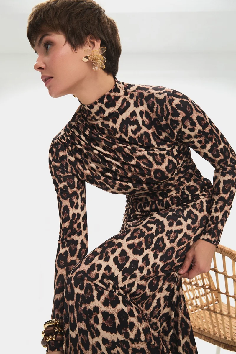 جون Women's Regular/normal Pattern Cotton Blend Turtleneck Leopard Patterned Blouse