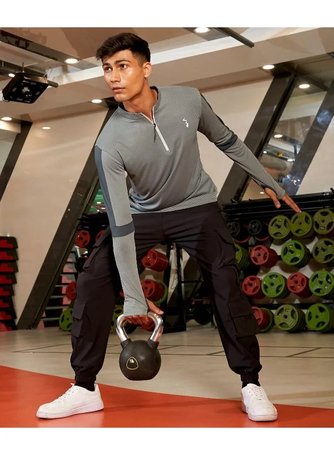 كامبوس سوترا تيشيرت رجالي بأكمام طويلة وياقة عالية من   بلون رمادي قمري، مثالي للارتداء اليومي والرياضي، مقاوم للروائح، سريع الجفاف، مصنوع من قماش جيرسي مريح وعالي الأداء