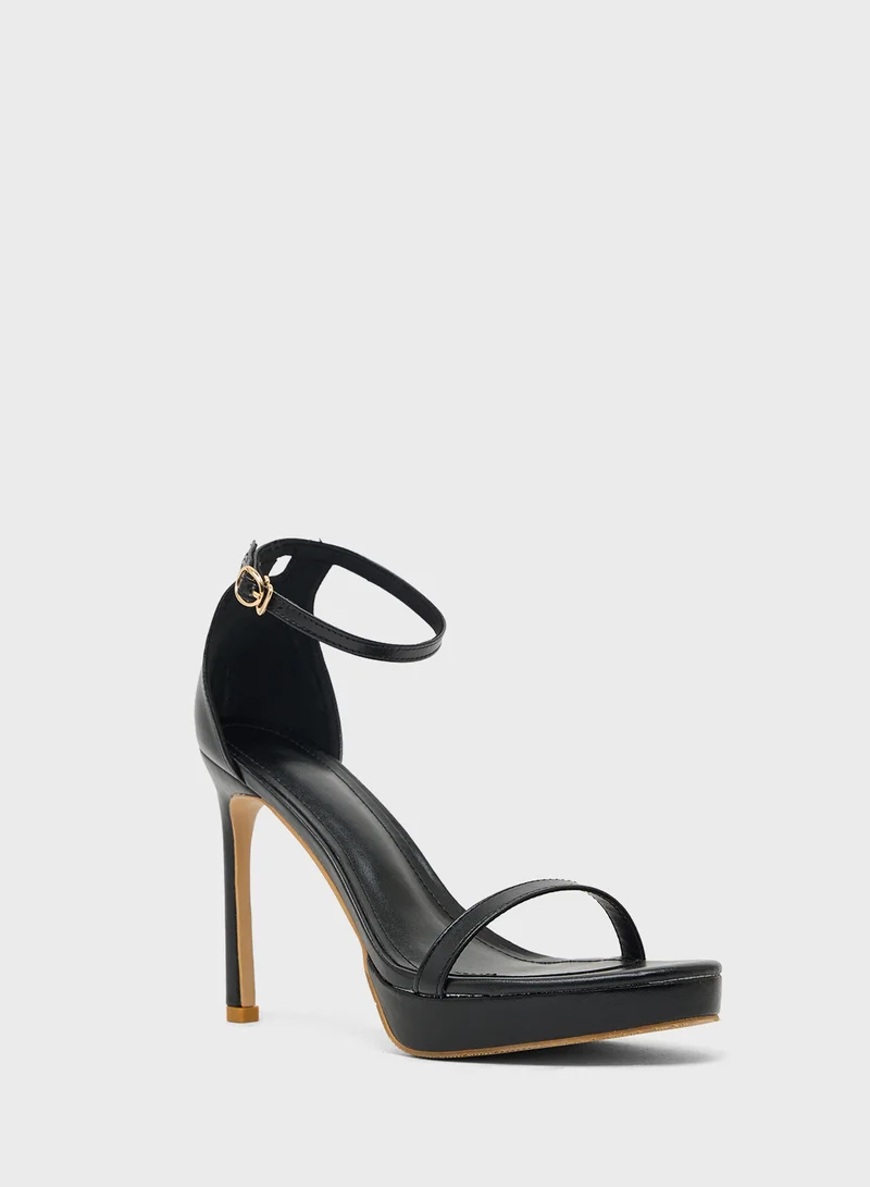 ايلا Heeled Platform Sandal