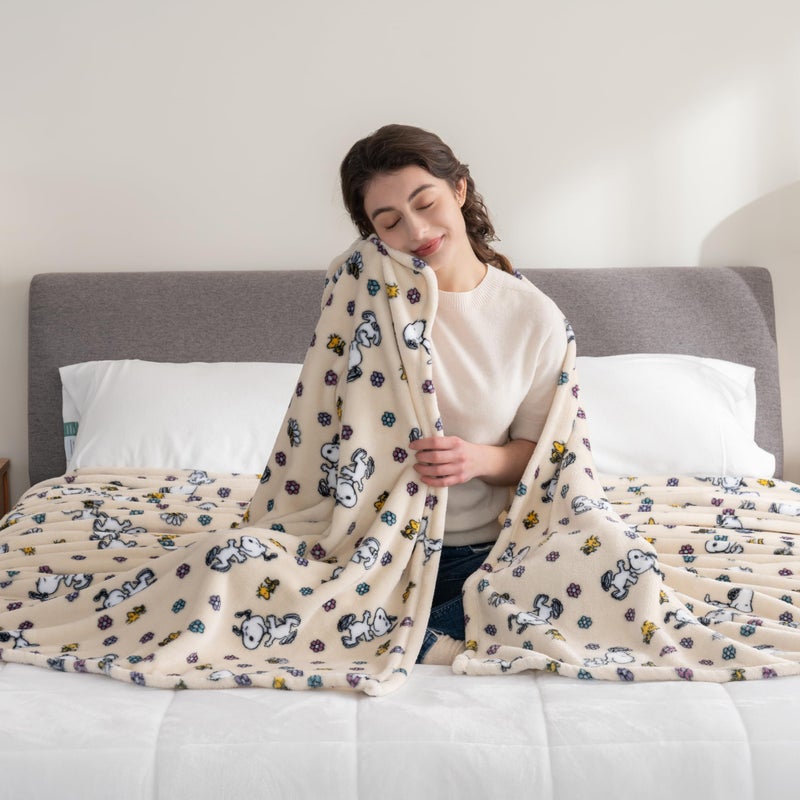 Berkshire Blanket PeanutsÂ® VelvetLoftÂ® Cute Character Snoopy Plush Blanket,Peanuts Woodstock Snoopy Spring Frolic Large Canvas,Full/Queen 90 in x 90 in (Official PeanutsÂ® Product) - Image 2