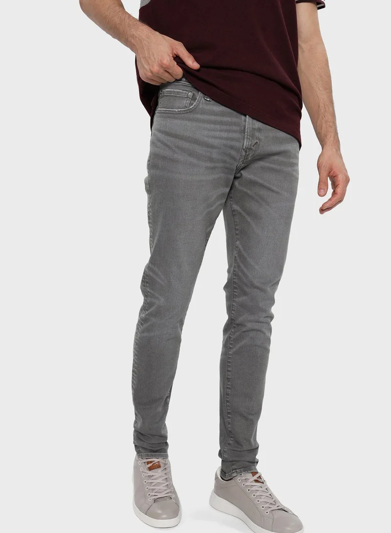 American Eagle Light Wash Skinny Fit Jeans