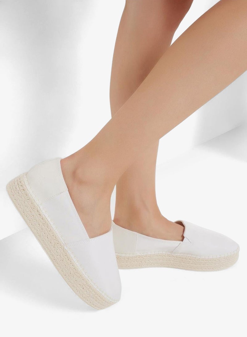 كالفن كلاين جينز إسبادريل مسطح - Image 2